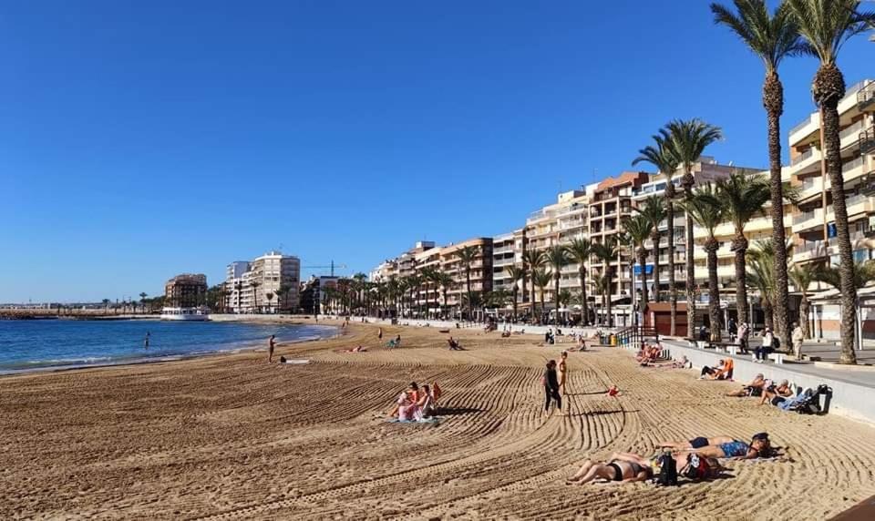 Appartement Apartamento Azzurro à Torrevieja Extérieur photo